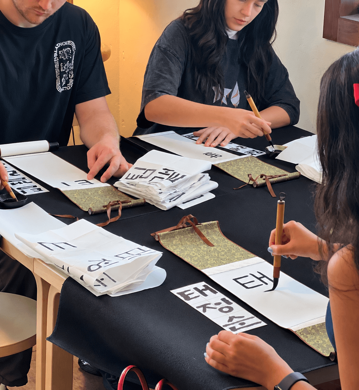 Joseon Yangban Hangeul brush calligraphy experience